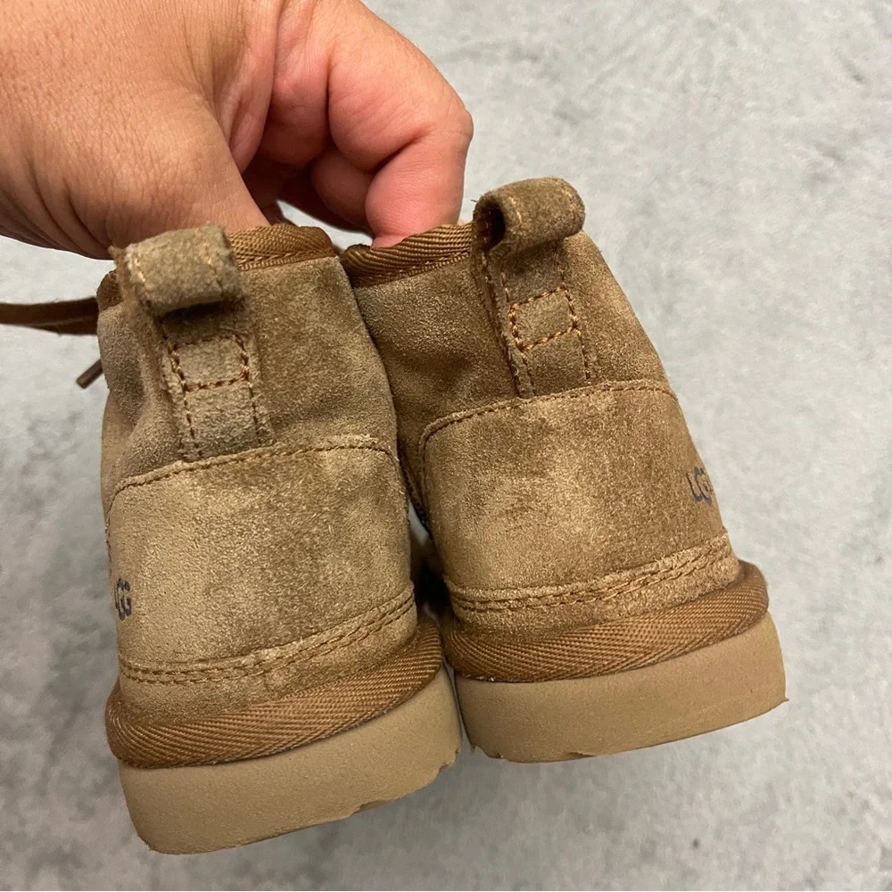 UGG Boots UNISEX Youth Size 12 ~ Neumel Chestnut Suede Chukka ~#1017320T